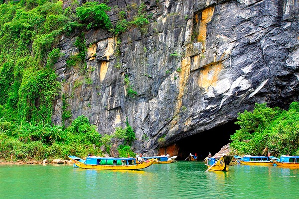 Phong Nha Cave in dry season