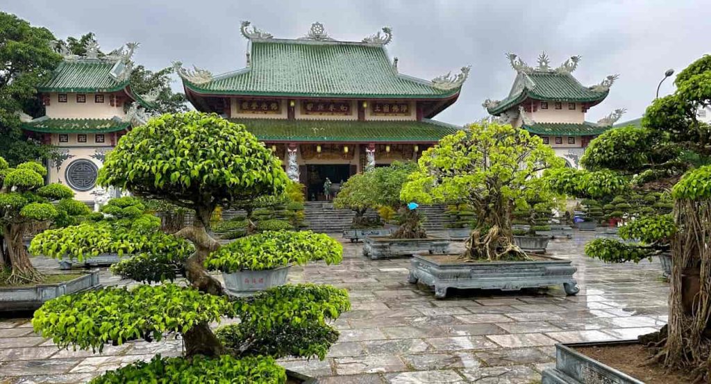 Linh Ung Pagoda is open to all visitors for free