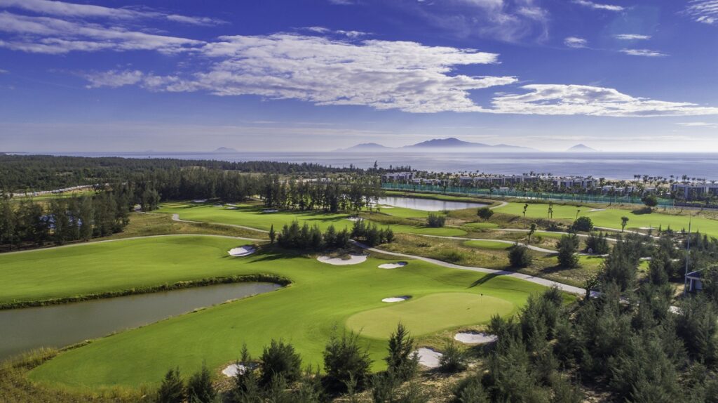 Vinpearl Golf Nam Hoi An is one of the typical 18-hole golf courses in Da Nang