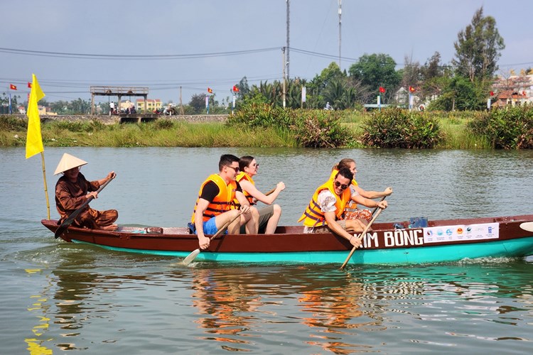 Traditional boat racing on Thu Bon River during the Kim Bong Carpentry Village Festival