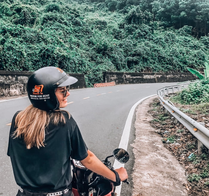 Traveling Da Nang to Hoi An by motorbike