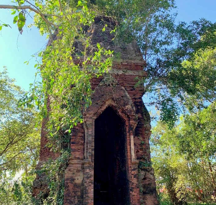 Beautiful and Tranquil Surroundings of Bang An Tower, Quang Nam