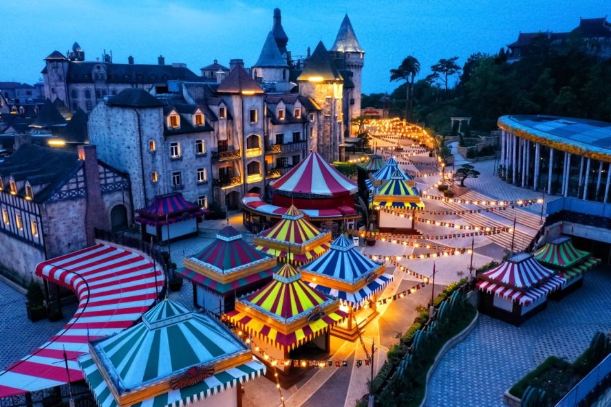 Discover the charm of the French Village and enjoy the fun at Fantasy Park in Ba Na Hills.