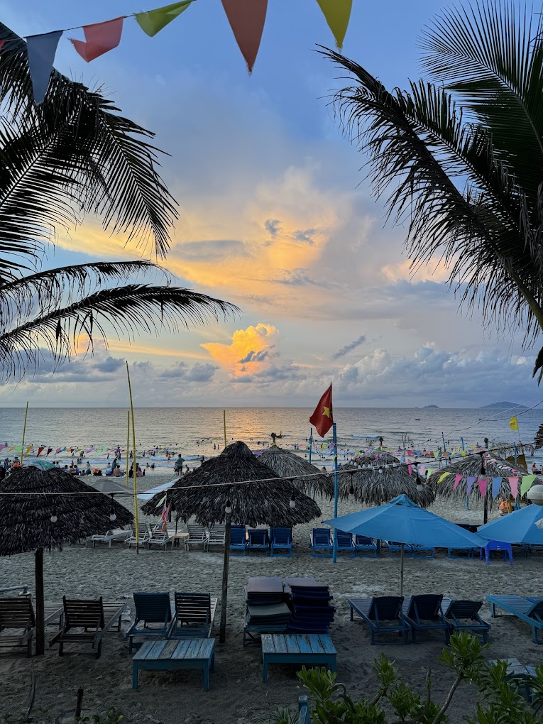 Hoi An Seafood Restaurant Sao Bien - A Chill Sea View Experience