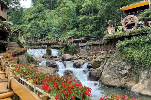 Cat Cat Village Sapa is captivating to tourists in any season