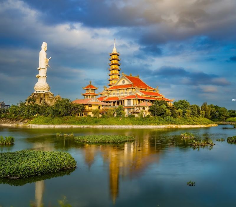 Bo De Zen Monastery is like an oasis in the city.