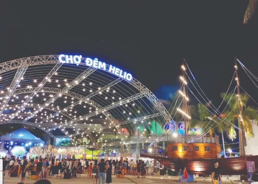 Helio Night Market is one of the most popular night markets in Da Nang, beloved by both tourists and locals