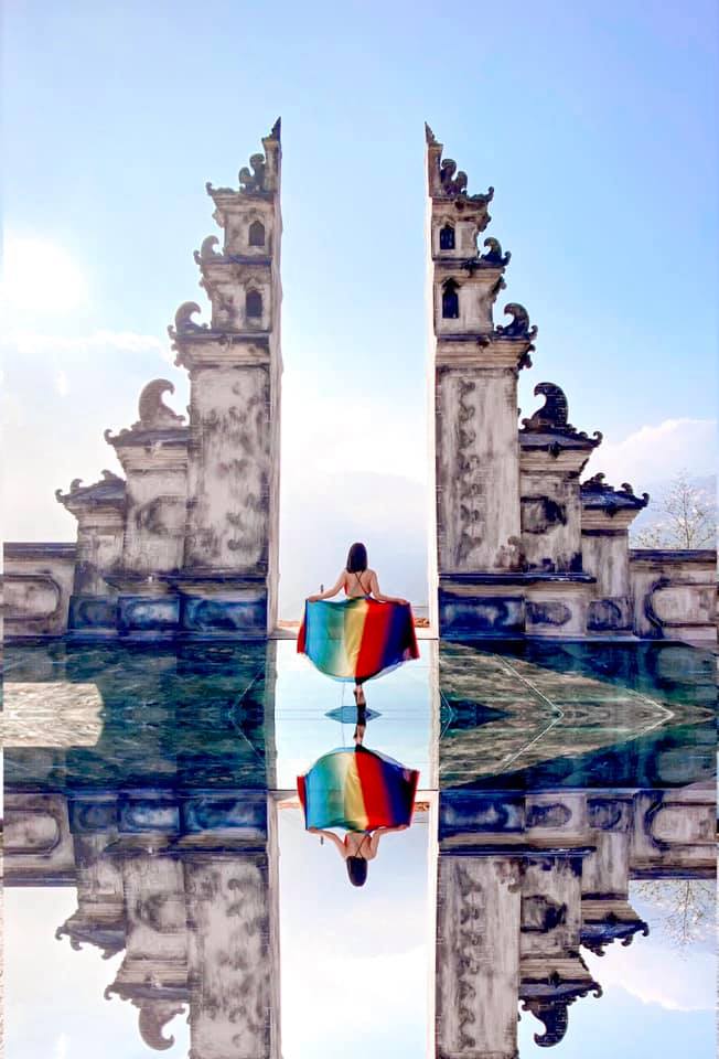 The Ô Quy Hồ Sky Gate is another uniquely stunning photo spot at Moana Sapa