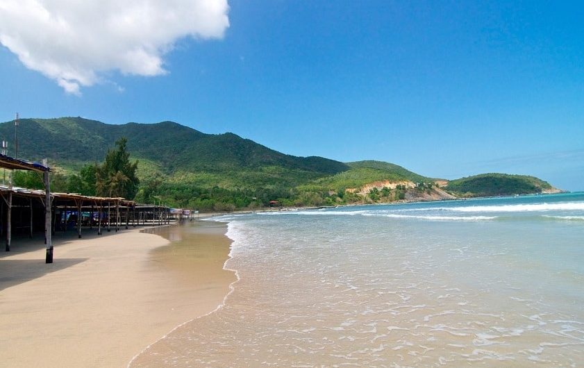 Sunny weather at Nha Trang beach in October, ideal for swimming and sightseeing.