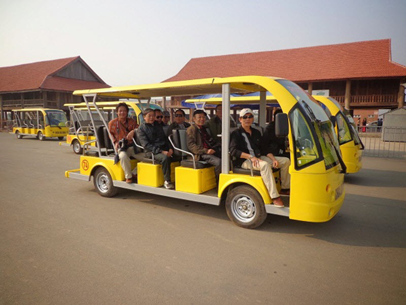 Electric car ride to Bai Dinh Pagoda in Ninh Binh