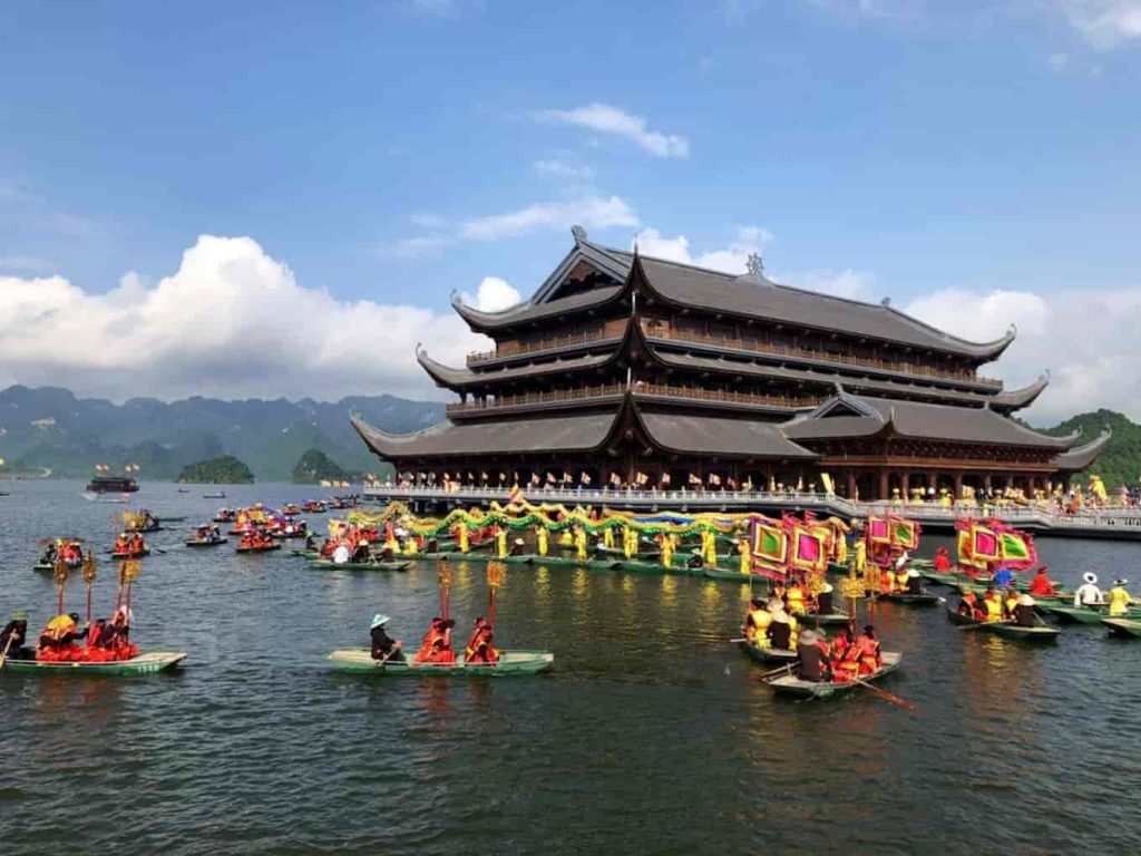  panoramic view of Tam Chuc Pagoda, the largest spiritual complex in Vietnam.